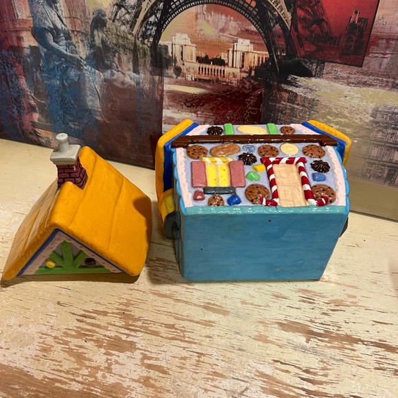 Vintage Gingerbread House Cookie Jar hand painted porcelain glazed - Picture 9 of 13